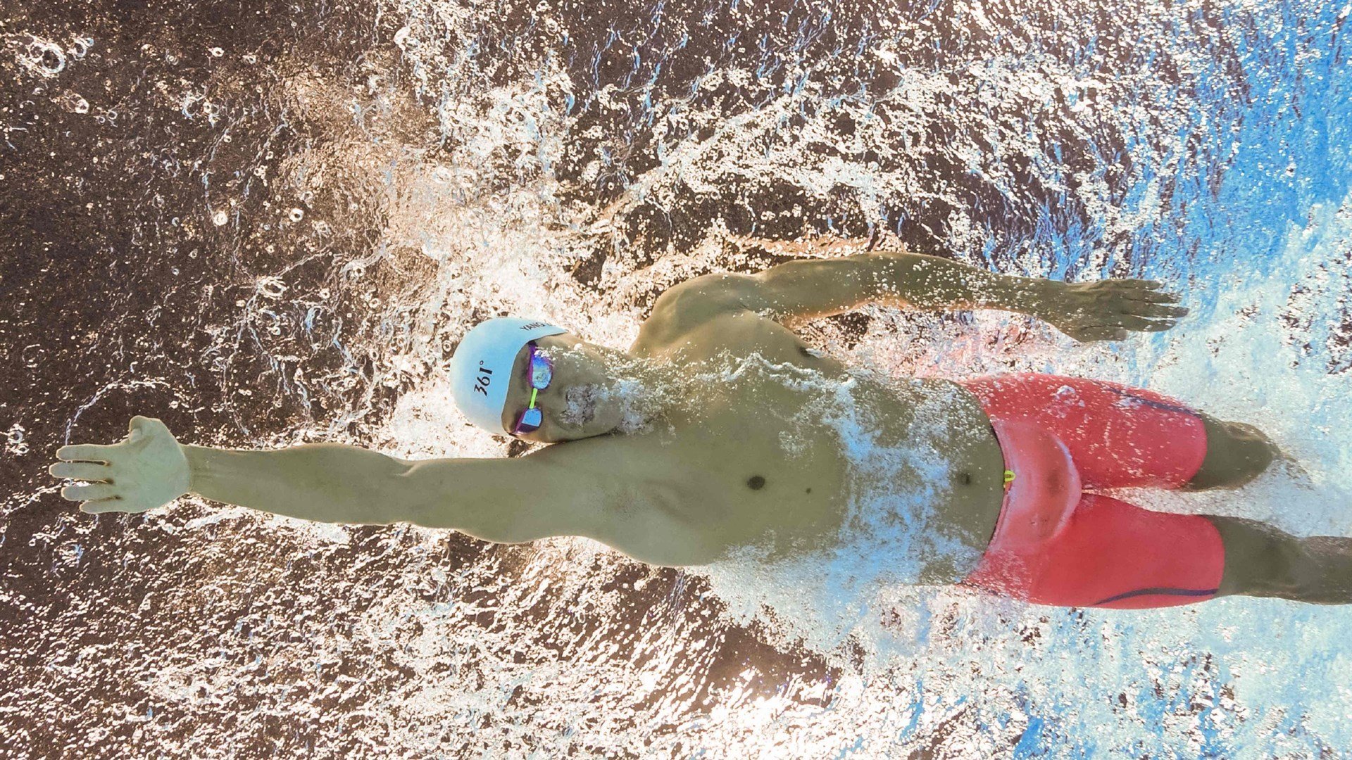 是否应设立门将位置单独最佳新人奖，门将条件